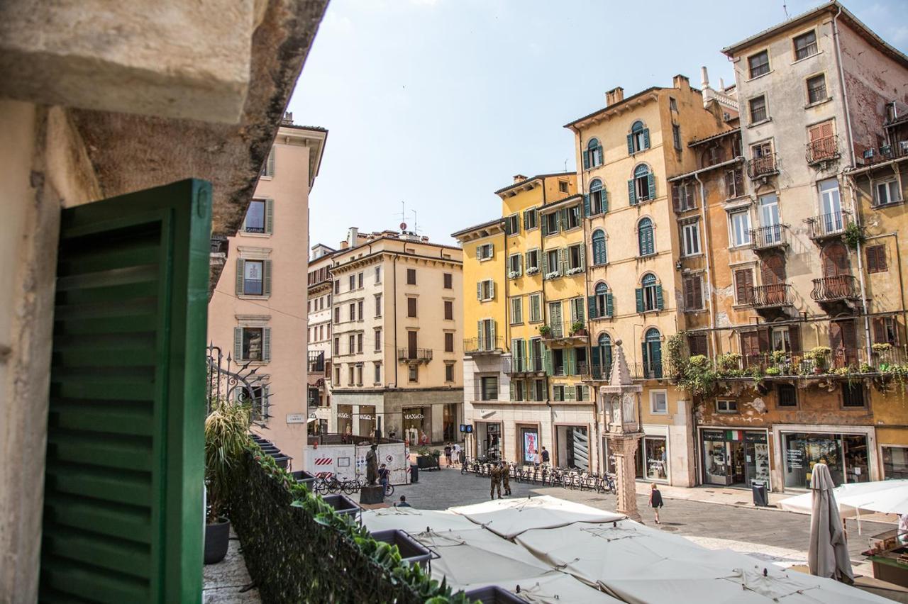 Aurelia Luxury - Piazza Delle Erbe Hotel Verona Exterior photo