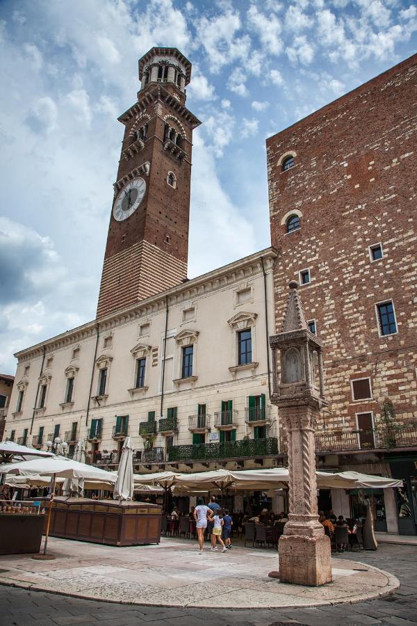 Aurelia Luxury - Piazza Delle Erbe Hotel Verona Exterior photo