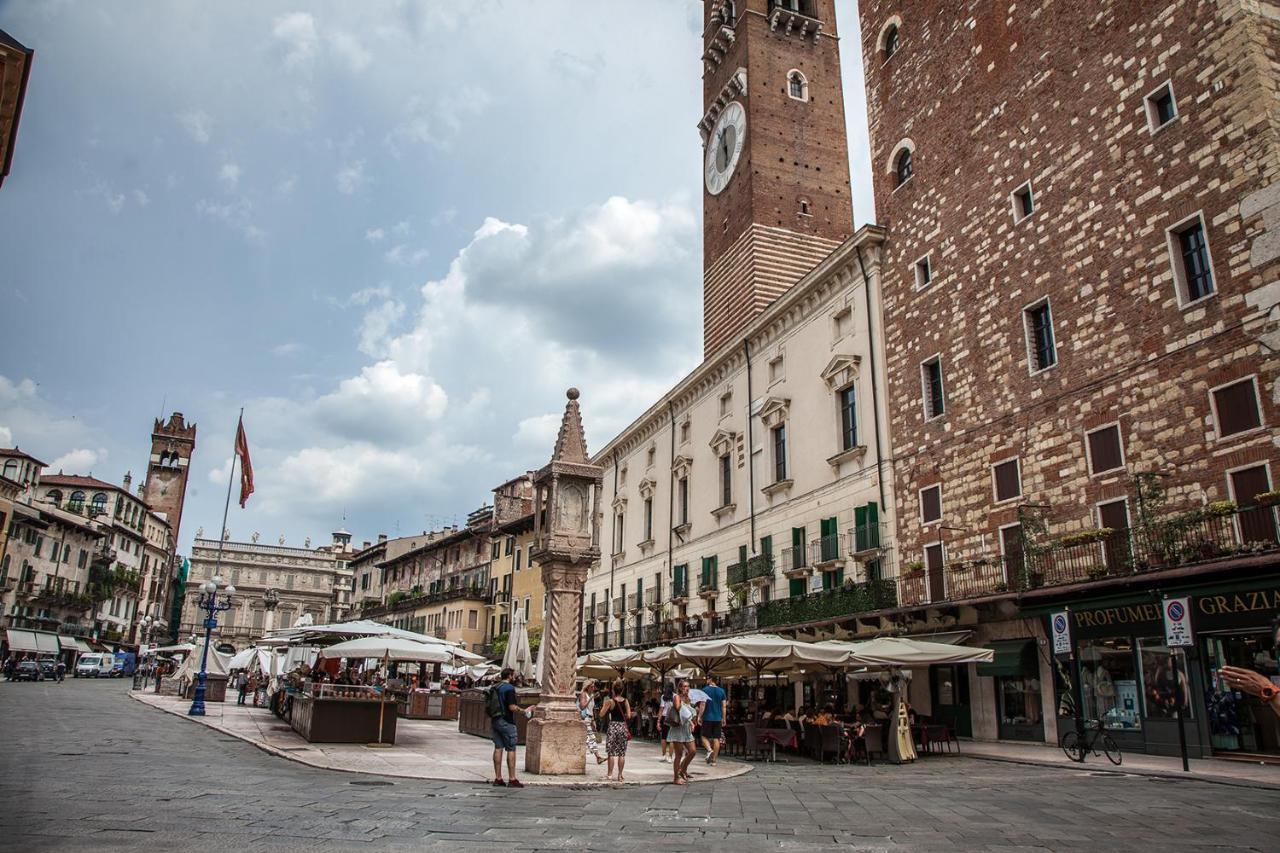 Aurelia Luxury - Piazza Delle Erbe Hotel Verona Exterior photo